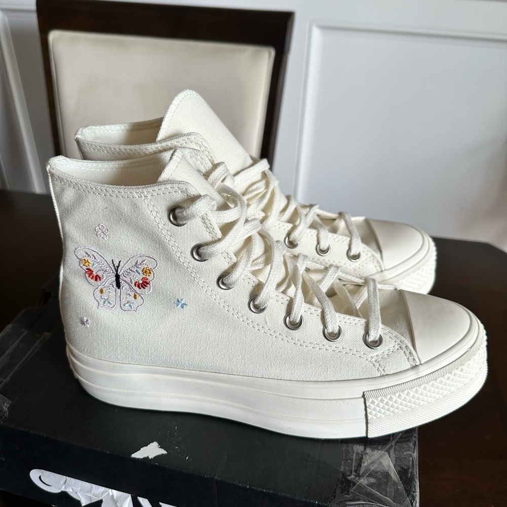 Converse Chuck Taylor All Star Lift Platform Sneaker